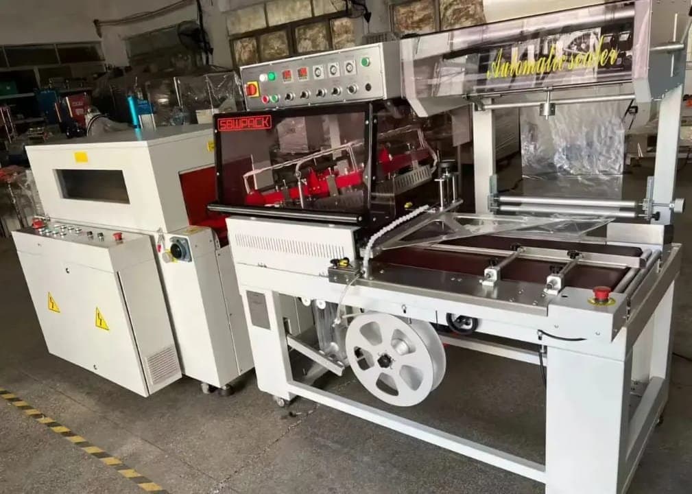 Heat Shrink Sealing Packaging Machine Hero Image